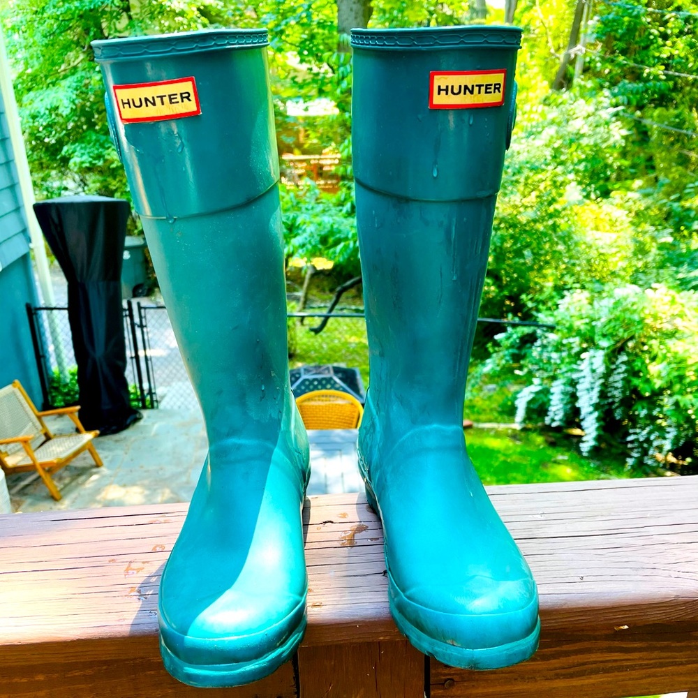 Turquoise Hunter Boots great condition!! Size 5